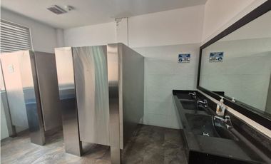 RENTO OFICINA 2.000M2 EXTERIOR 2 PLANTAS COMPLETAS - PARQUE 93