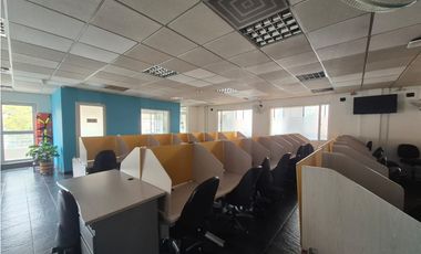 RENTO OFICINA 2.000M2 EXTERIOR 2 PLANTAS COMPLETAS - PARQUE 93