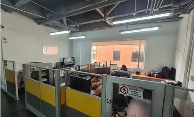 RENTO OFICINA 2.000M2 EXTERIOR 2 PLANTAS COMPLETAS - PARQUE 93