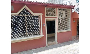 VENTA DE CASA EN SAUCES 9 ( ATRS DEL MERCADO )