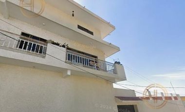 Casa en Venta a 3 min de Estadio Isidro Gil Tapia.