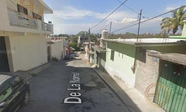 Casa en Venta a 3 min de Estadio Isidro Gil Tapia.