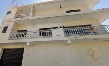 Casa en Venta a 3 min de Estadio Isidro Gil Tapia.