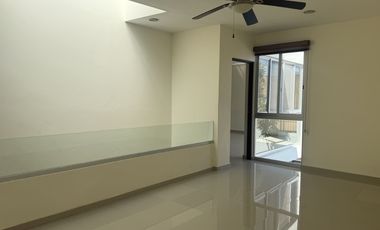 Exclusivo fraccionamiento a una cuadra de la Avenida San Diego