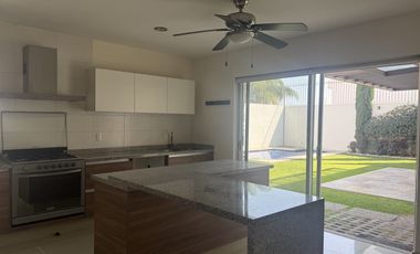 Exclusivo fraccionamiento a una cuadra de la Avenida San Diego