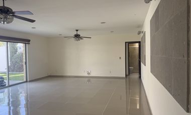 Exclusivo fraccionamiento a una cuadra de la Avenida San Diego