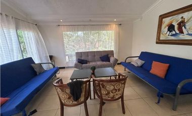 SE VENDE  FINCA CON 4 CABAÑAS Y 2 CASAS EN CERRO AZUL DE 1055M