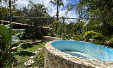 SE VENDE  FINCA CON 4 CABAÑAS Y 2 CASAS EN CERRO AZUL DE 1055M