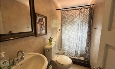 SE VENDE  FINCA CON 4 CABAÑAS Y 2 CASAS EN CERRO AZUL DE 1055M