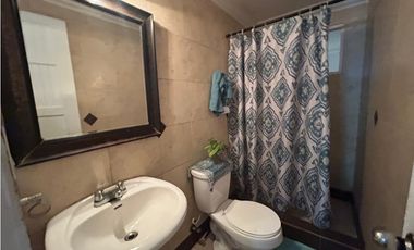 SE VENDE  FINCA CON 4 CABAÑAS Y 2 CASAS EN CERRO AZUL DE 1055M