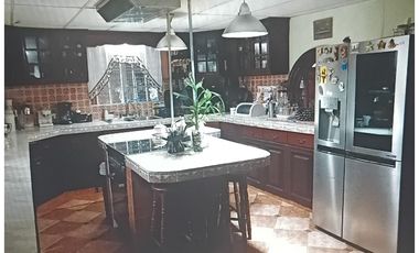 ALTOS DE CERRO VIENTO / 337 M / 4 HABITACION / 4 BAÑOS / AG