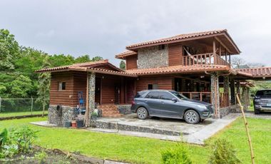 VENTA CASA 3975M2 CON TERRAZA EN EL VALLE DE ANTON CV