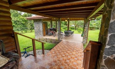 VENTA CASA 3975M2 CON TERRAZA EN EL VALLE DE ANTON CV