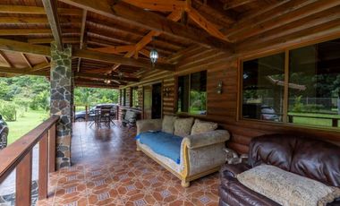 VENTA CASA 3975M2 CON TERRAZA EN EL VALLE DE ANTON CV