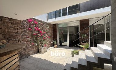 MODERNA CASA DE PLAYA EN VENTA, PRIMERA FILA, PLAYA CERRO COLORADO, CERRO AZUL