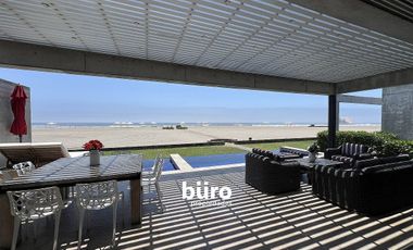 MODERNA CASA DE PLAYA EN VENTA, PRIMERA FILA, PLAYA CERRO COLORADO, CERRO AZUL