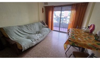 DOS AMBIENTES A LA CALLE EN PLENO CENTRO.