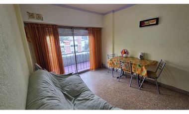 DOS AMBIENTES A LA CALLE EN PLENO CENTRO.