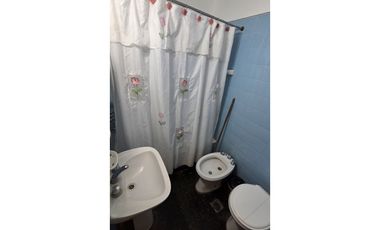 DOS AMBIENTES A LA CALLE EN PLENO CENTRO.