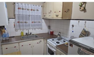 DOS AMBIENTES A LA CALLE EN PLENO CENTRO.