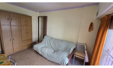 DOS AMBIENTES A LA CALLE EN PLENO CENTRO.