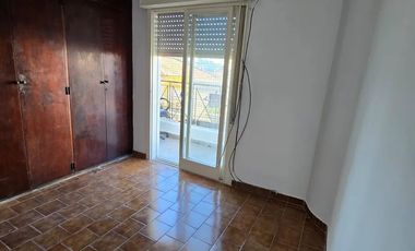 ALQUILER DEPTO 3 AMBIENTES CON BALCON Y TERRAZA EN SAN JUSTO