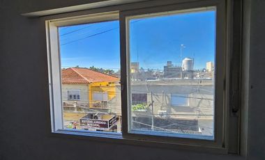 ALQUILER DEPTO 3 AMBIENTES CON BALCON Y TERRAZA EN SAN JUSTO