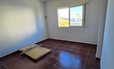 ALQUILER DEPTO 3 AMBIENTES CON BALCON Y TERRAZA EN SAN JUSTO