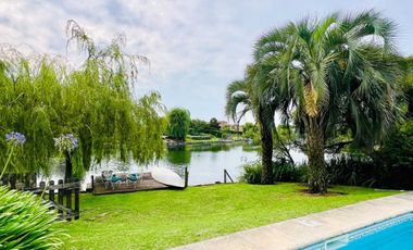 Venta casa Castores Nordelta 353m2 al lago central