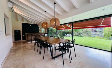 Venta casa Castores Nordelta 353m2 al lago central