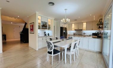 Venta casa Castores Nordelta 353m2 al lago central