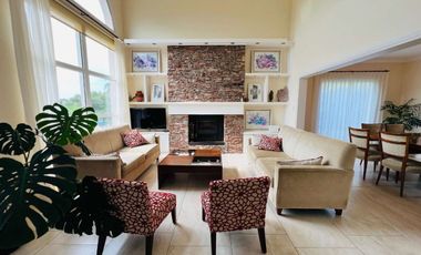 Venta casa Castores Nordelta 353m2 al lago central