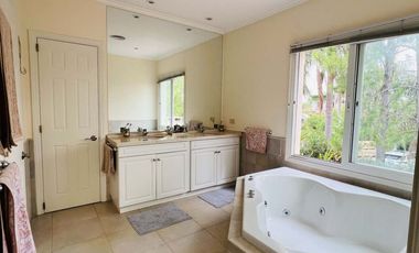 Venta casa Castores Nordelta 353m2 al lago central