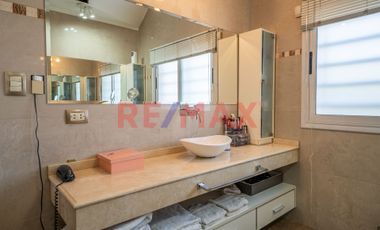 VENTA CASA 6 AMB CON JARDIN, PILETA Y QUINCHO.