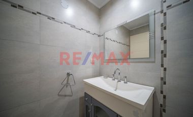 VENTA CASA 6 AMB CON JARDIN, PILETA Y QUINCHO.