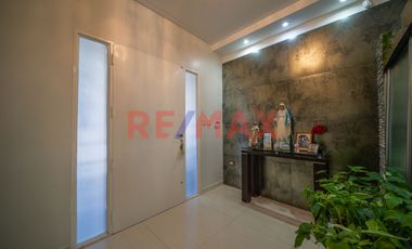 VENTA CASA 6 AMB CON JARDIN, PILETA Y QUINCHO.