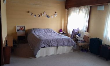 VENTA CHALET 4 AMBIENTES CON DEP. Y GARAGE DOBLE - APTO CREDITO