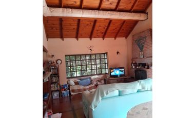 VENTA CHALET 4 AMBIENTES CON DEP. Y GARAGE DOBLE - APTO CREDITO