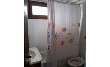 VENTA CHALET 4 AMBIENTES CON DEP. Y GARAGE DOBLE - APTO CREDITO