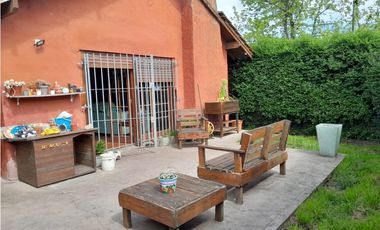 VENTA CHALET 4 AMBIENTES CON DEP. Y GARAGE DOBLE - APTO CREDITO