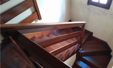 VENTA CHALET 4 AMBIENTES CON DEP. Y GARAGE DOBLE - APTO CREDITO