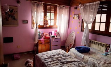 VENTA CHALET 4 AMBIENTES CON DEP. Y GARAGE DOBLE - APTO CREDITO