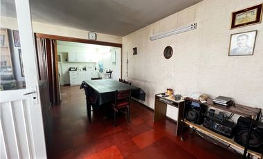 Propiedad con 2 Departamentos y Espacios en Excelente Ubicación