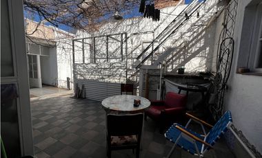 Propiedad con 2 Departamentos y Espacios en Excelente Ubicación