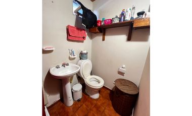 Propiedad con 2 Departamentos y Espacios en Excelente Ubicación