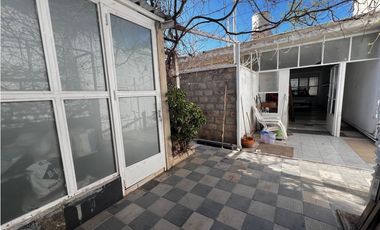 Propiedad con 2 Departamentos y Espacios en Excelente Ubicación