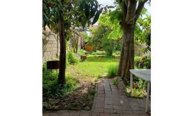 VENTA CASA ESTILO ANTIGUA 3 AMB. COCHERA, GRAN PARQUE GARAY AL 4500