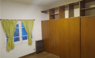 VENTA CASA ESTILO ANTIGUA 3 AMB. COCHERA, GRAN PARQUE GARAY AL 4500