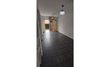 DUPLEX 3 DORMITORIOS. COCHERA. QUINCHO. PARQUE CAPITAL