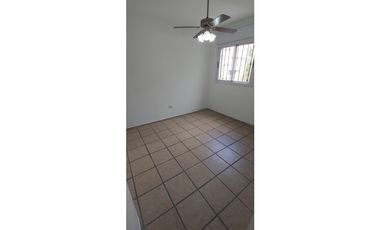 DUPLEX 3 DORMITORIOS. COCHERA. QUINCHO. PARQUE CAPITAL